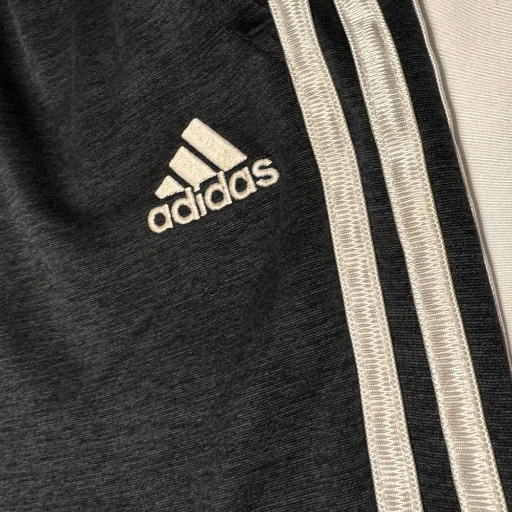 (YM) Boys Adidas Tapered Leg Double Side Striped Sweatpants